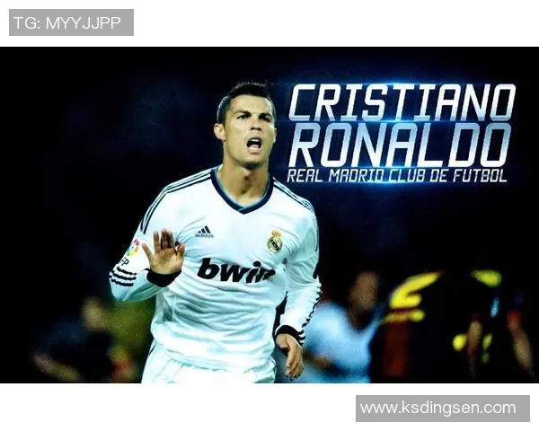 C罗球场英姿壁纸展示 足球巨星风采尽收眼底